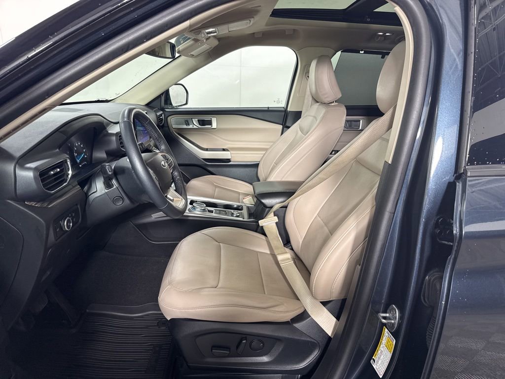 Used 2023 Ford Explorer Limited w/ Equipment Group 301A image 15