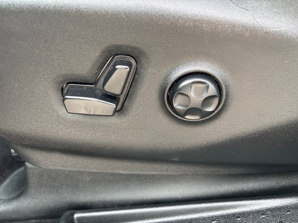 Used 2018 Chrysler Pacifica Touring Plus w/ S Appearance Package image 13