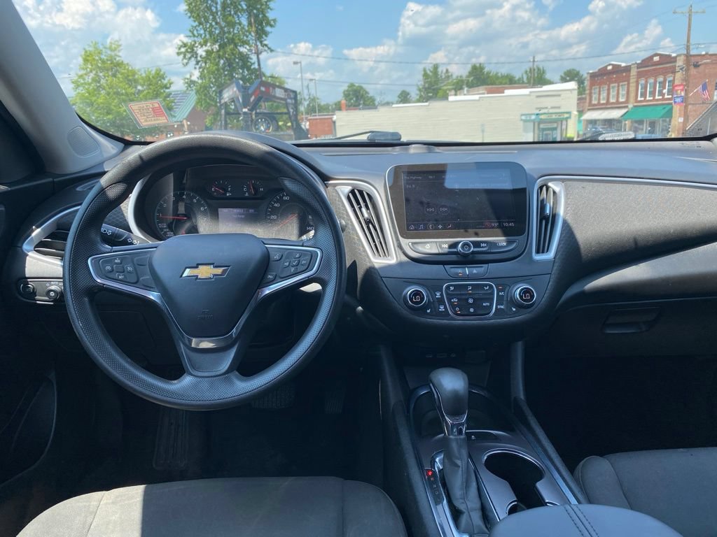 Used 2022 Chevrolet Malibu LT FWD image 11