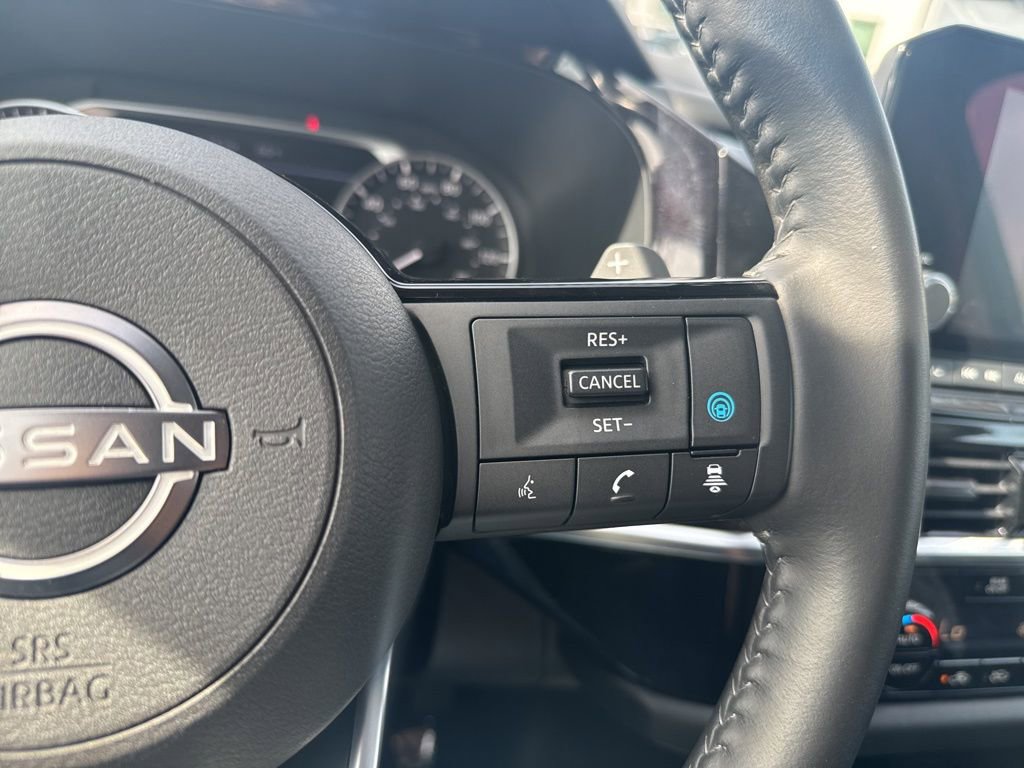 Used 2022 Nissan Pathfinder SV image 18