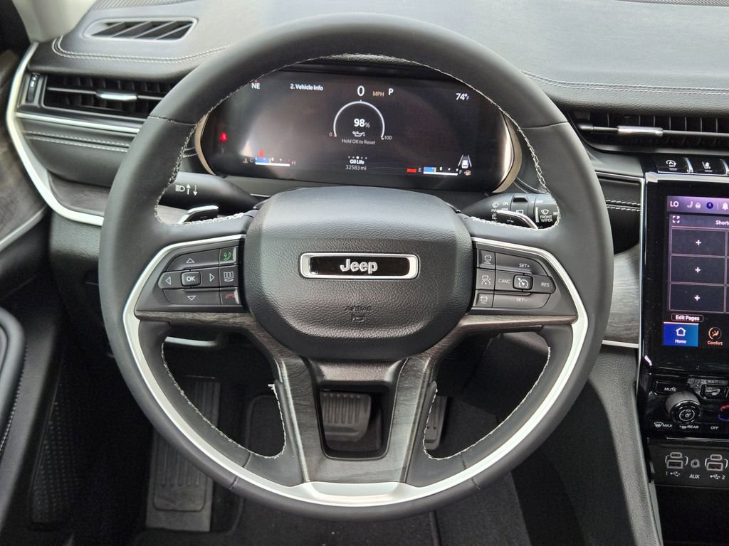 Used 2023 Jeep Grand Cherokee L Limited image 22