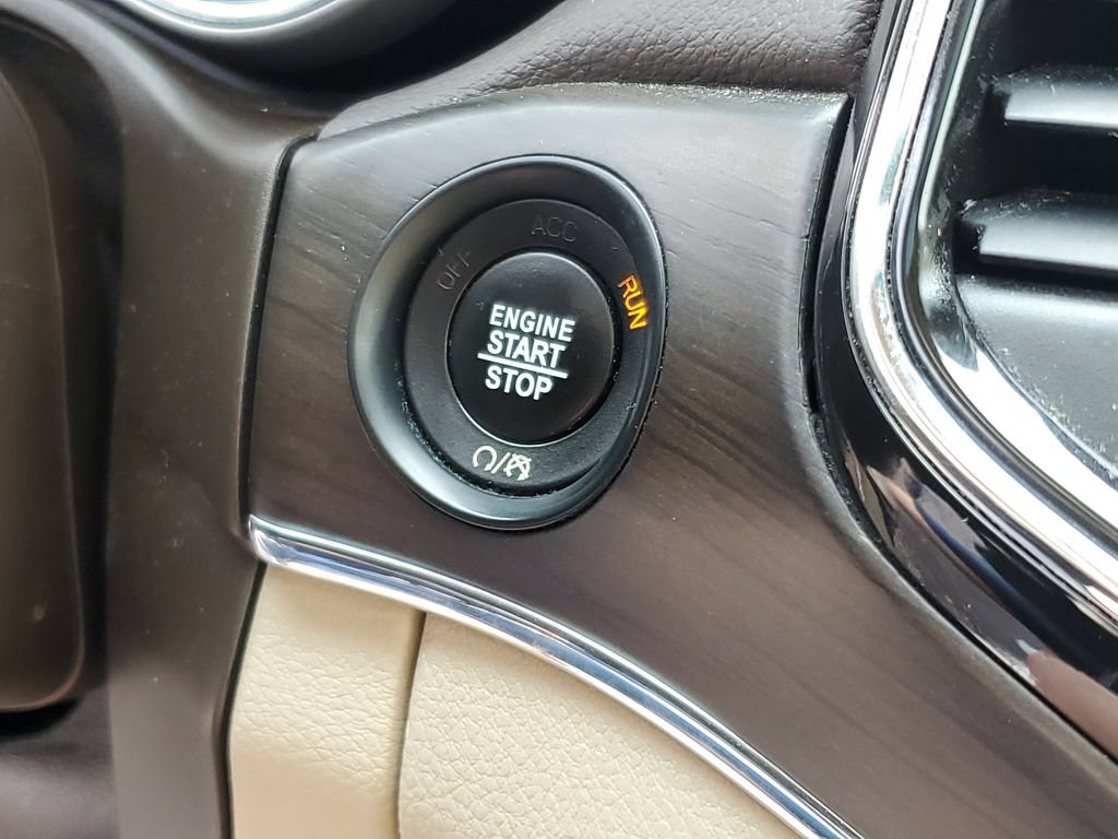 Used 2021 Jeep Grand Cherokee Overland AWD/4WD image 19