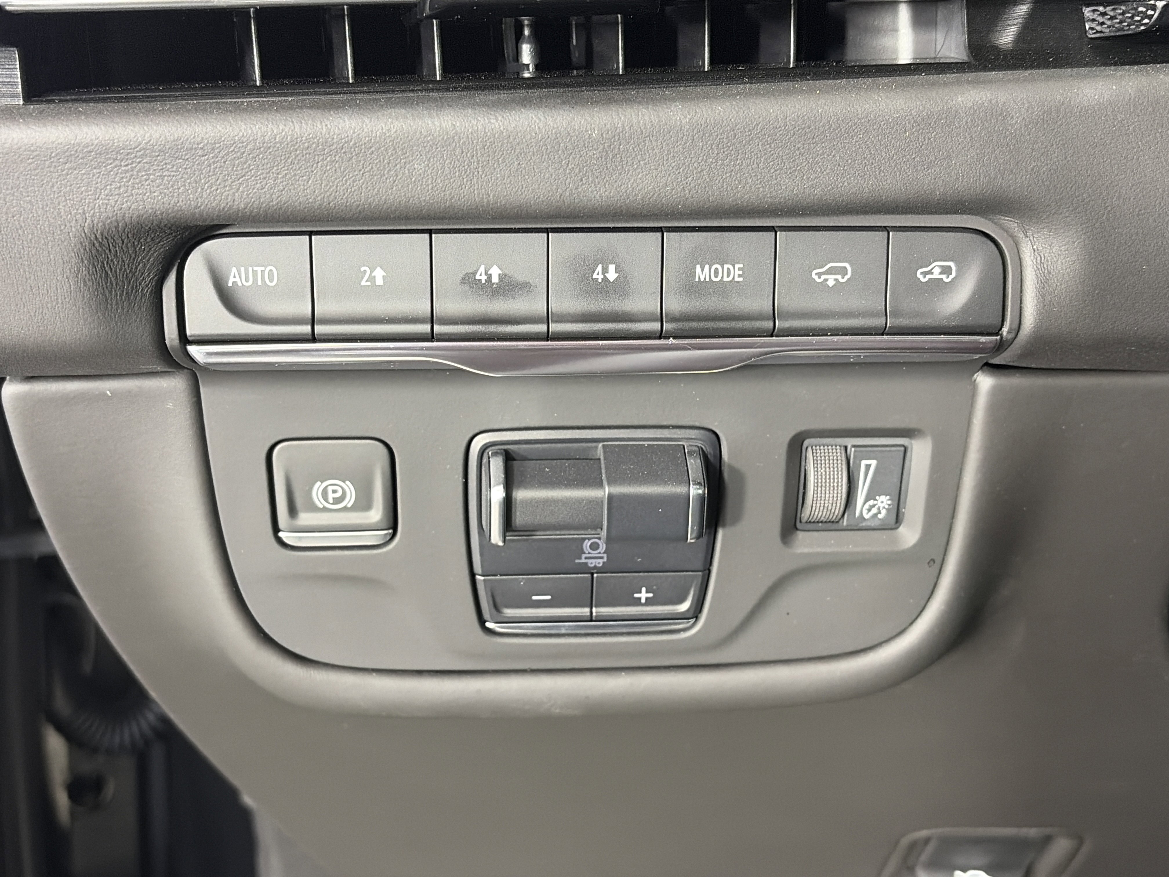 Used 2025 Cadillac Escalade Sport Platinum image 33