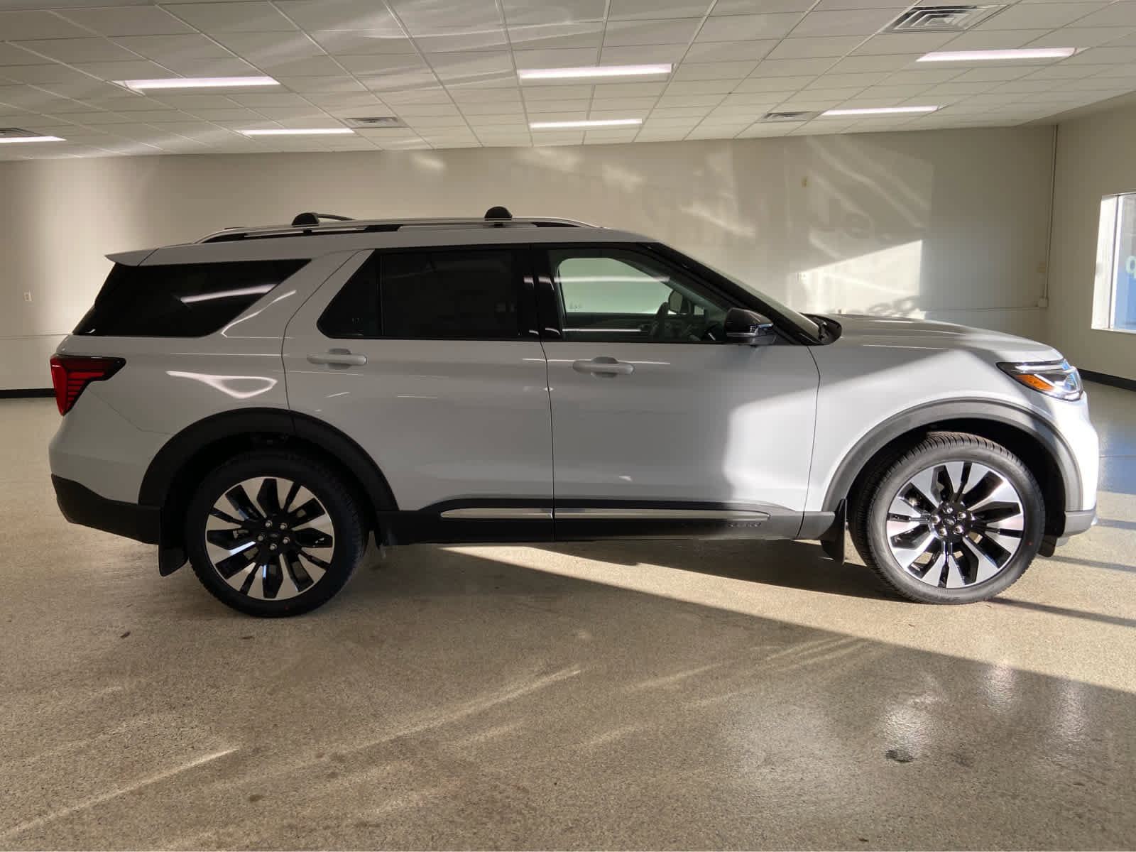 New 2026 Ford Explorer Platinum w/ LUX Leather Package image 4