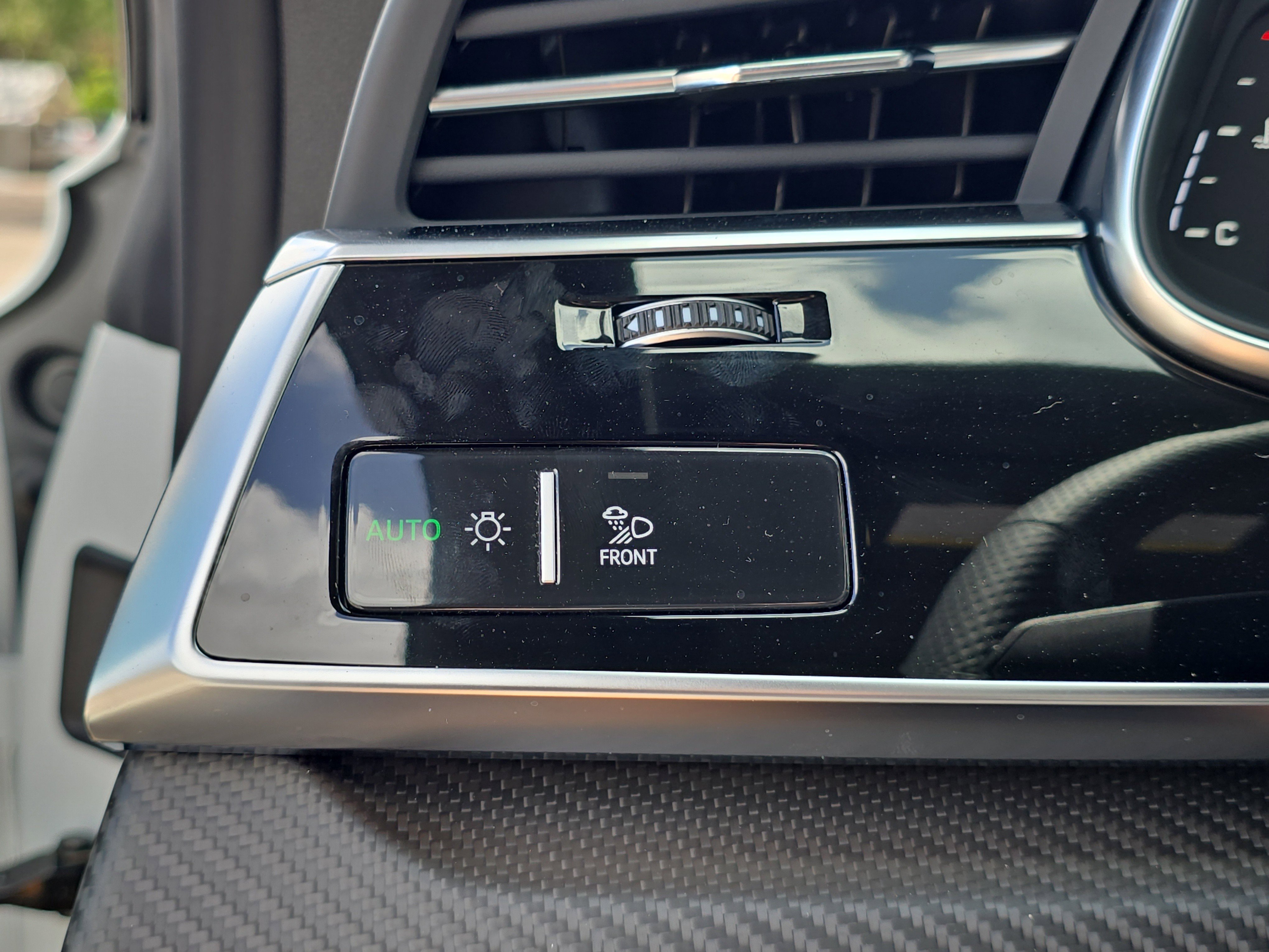 New 2025 Audi RS Q8 performance image 28