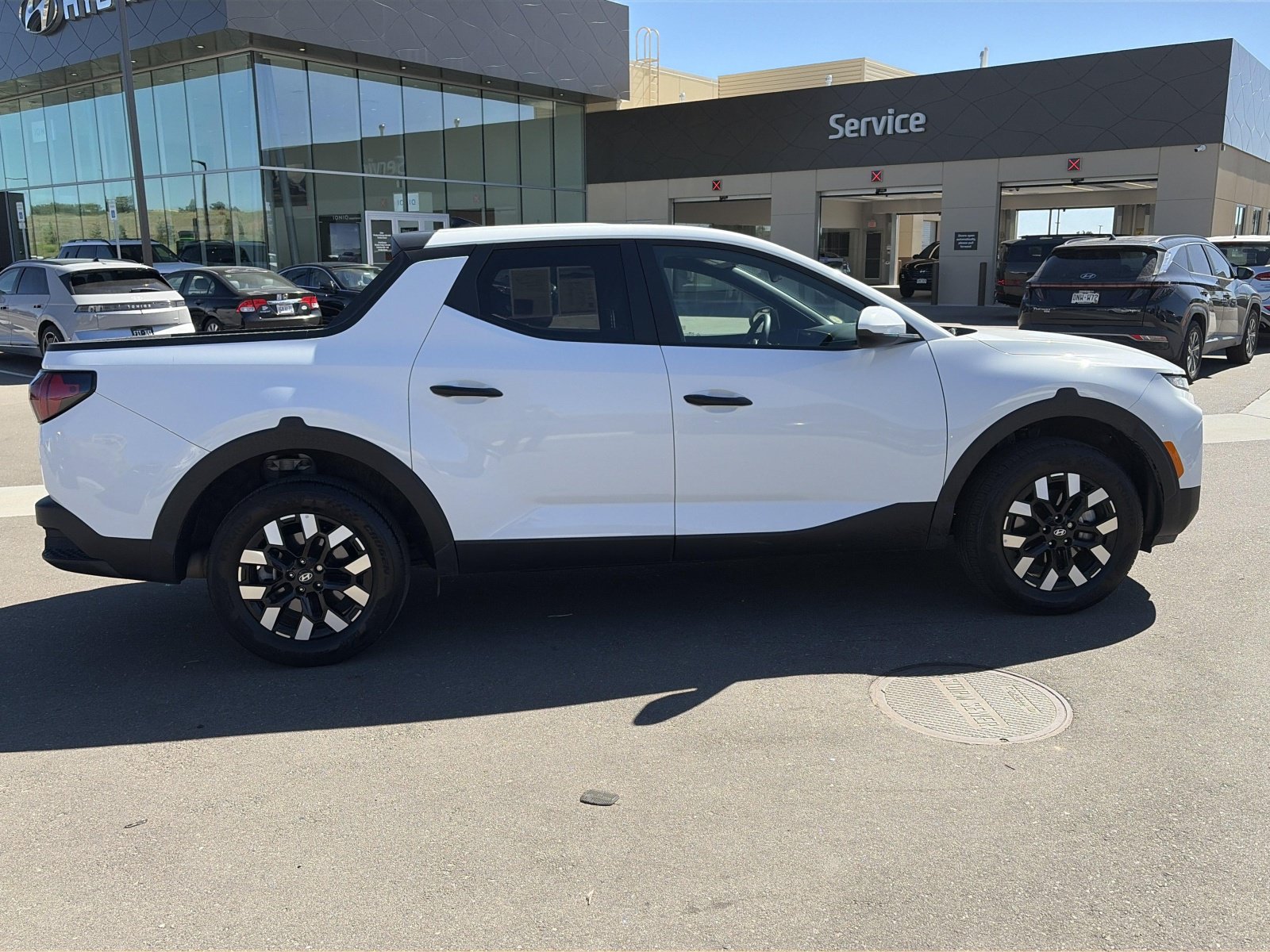 Certified 2025 Hyundai Santa Cruz SE AWD/4WD image 11