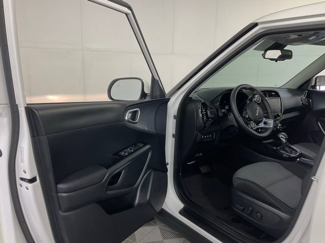 Used 2025 Kia Soul EX image 26