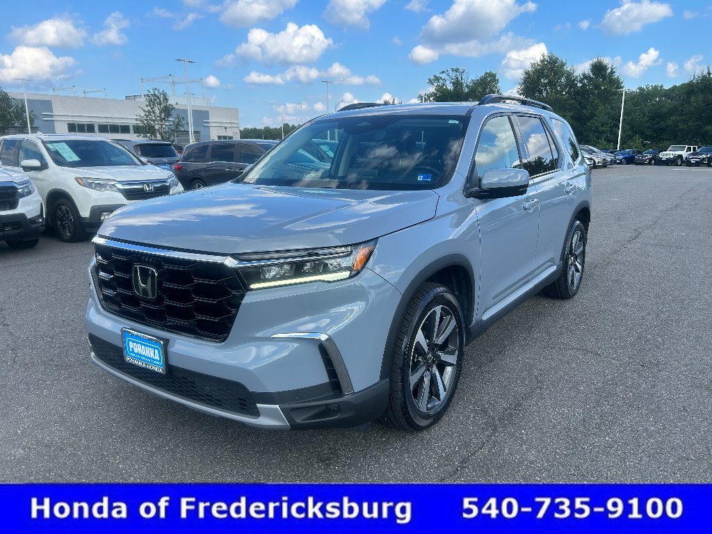Certified 2024 Honda Pilot Touring image 2