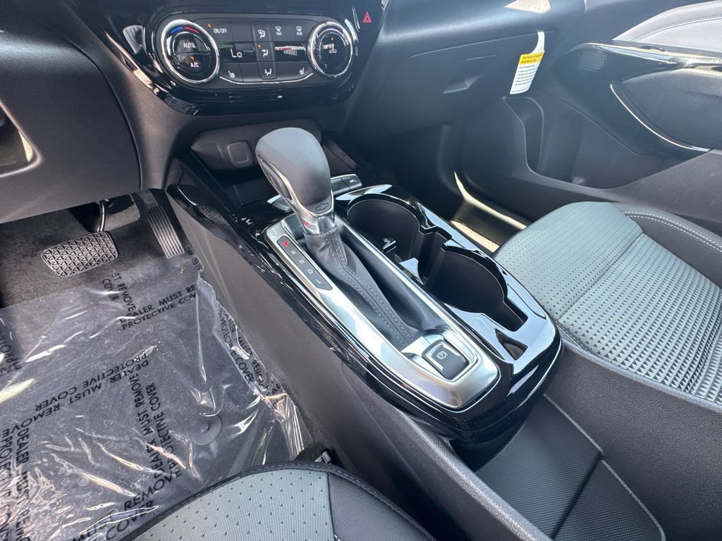 New 2026 Chevrolet Trax LT w/ Midnight Edition FWD image 30