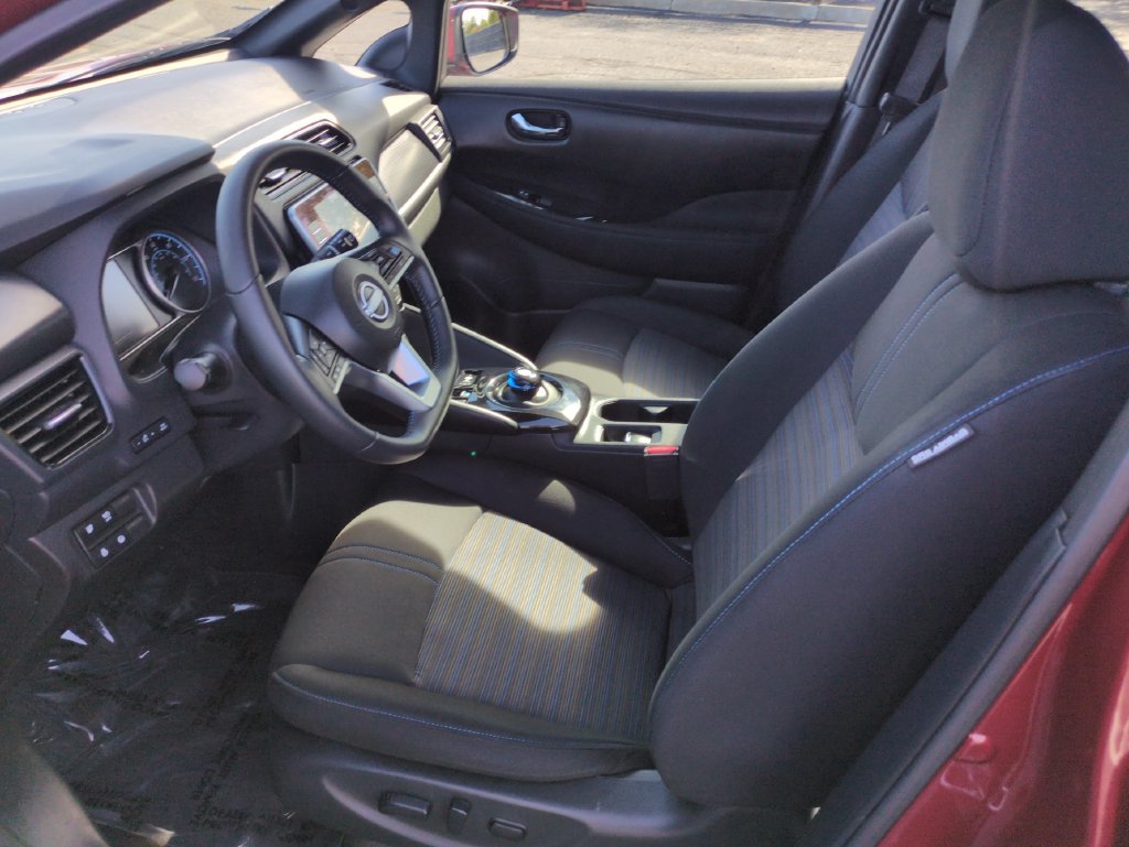 Used 2025 Nissan Leaf SV Plus FWD image 9