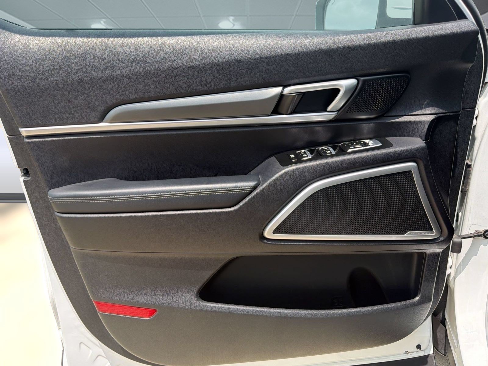 Used 2020 Kia Telluride LX FWD image 13