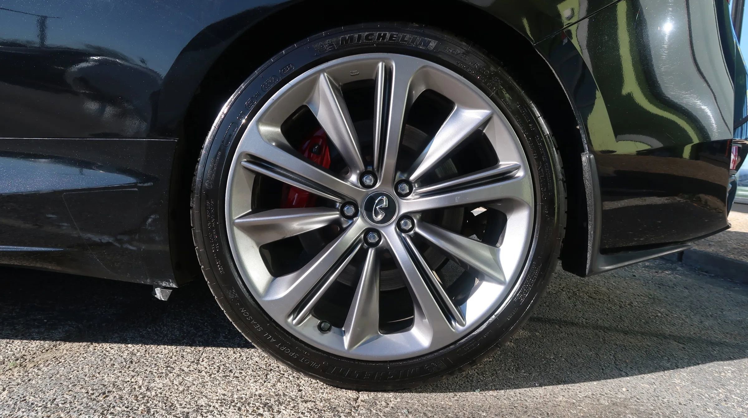 Used 2019 INFINITI Q60 Red Sport 400 w/ Cargo Package AWD/4WD image 54