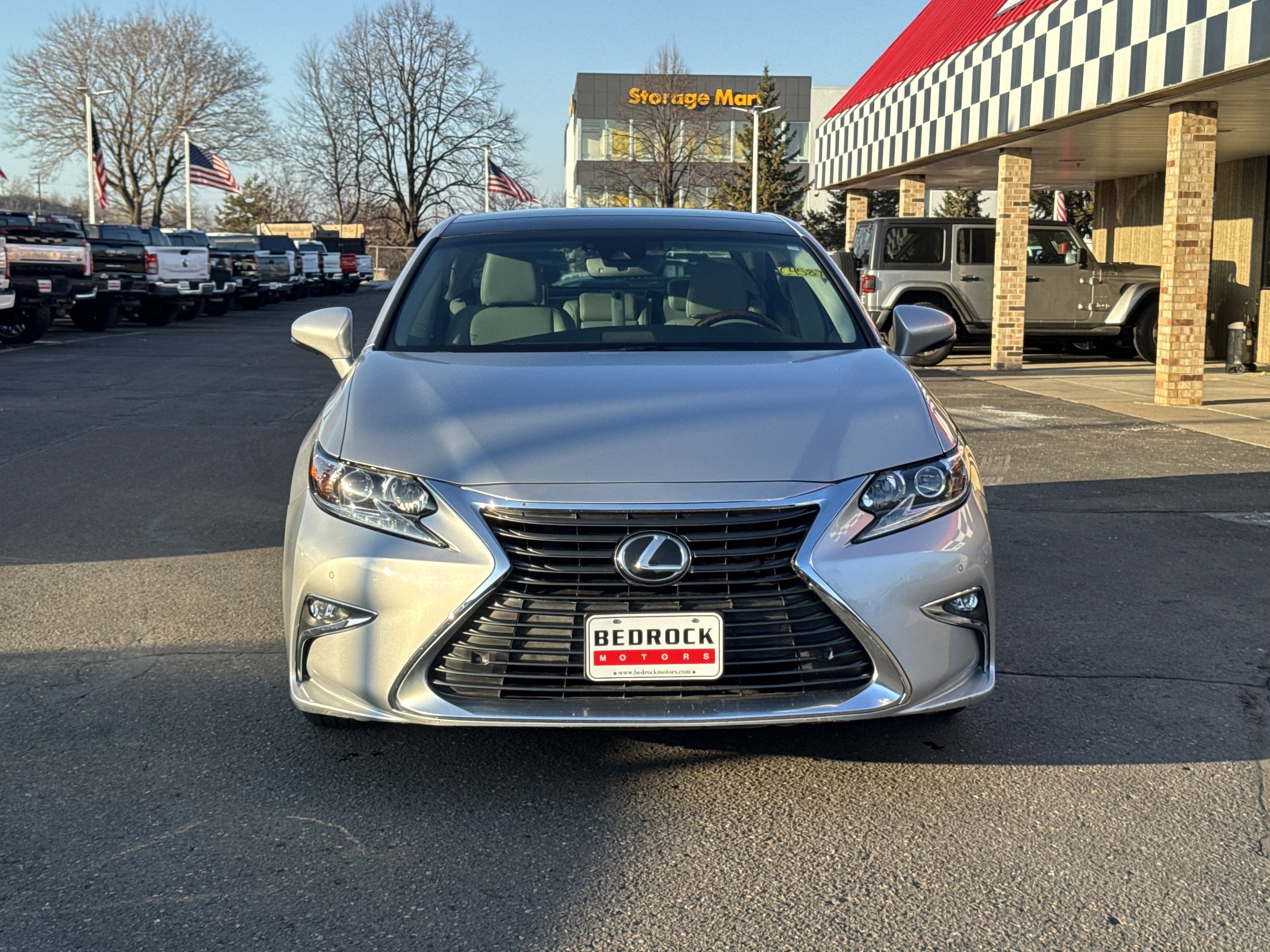 Used 2018 Lexus ES 350 w/ Navigation System Package image 2
