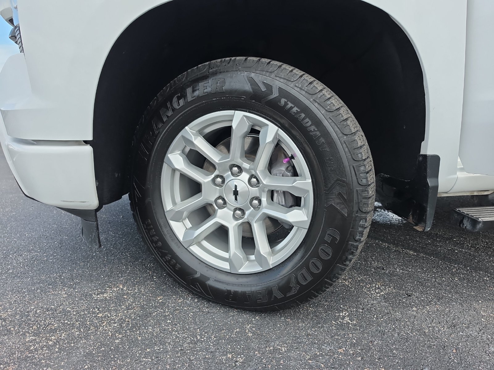 Used 2023 Chevrolet Silverado 1500 RST AWD/4WD image 25