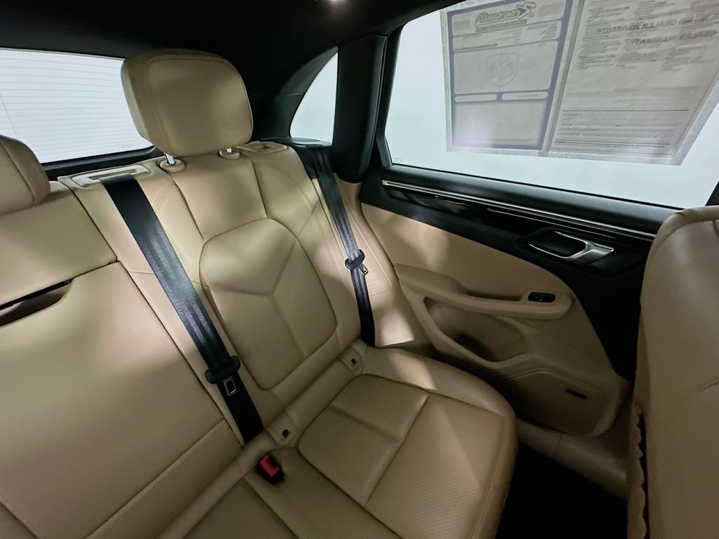 Used 2020 Porsche Macan AWD/4WD image 14