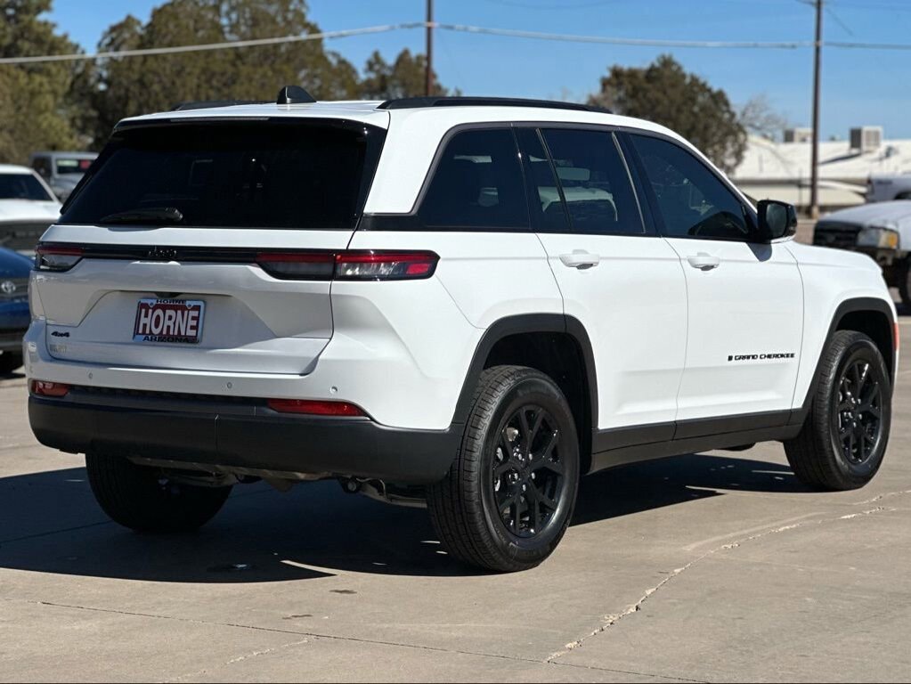 New 2026 Jeep Grand Cherokee Altitude image 3