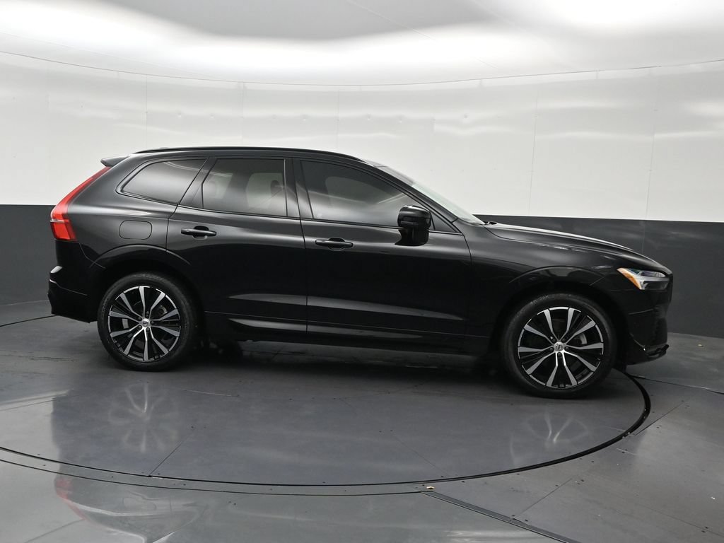 Certified 2024 Volvo XC60 B5 Plus AWD/4WD image 7
