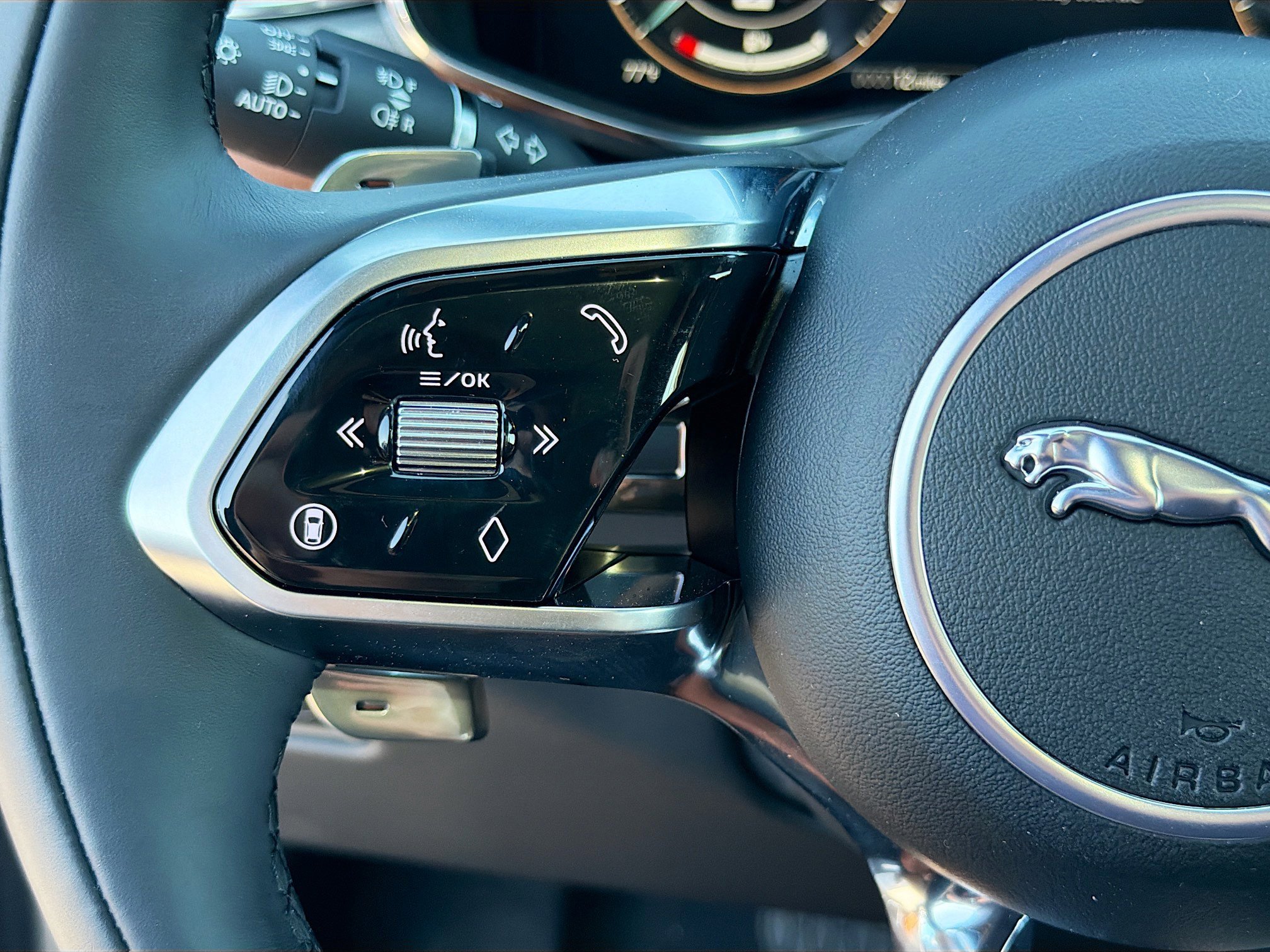 New 2026 Jaguar F-PACE R-Dynamic S AWD/4WD image 38