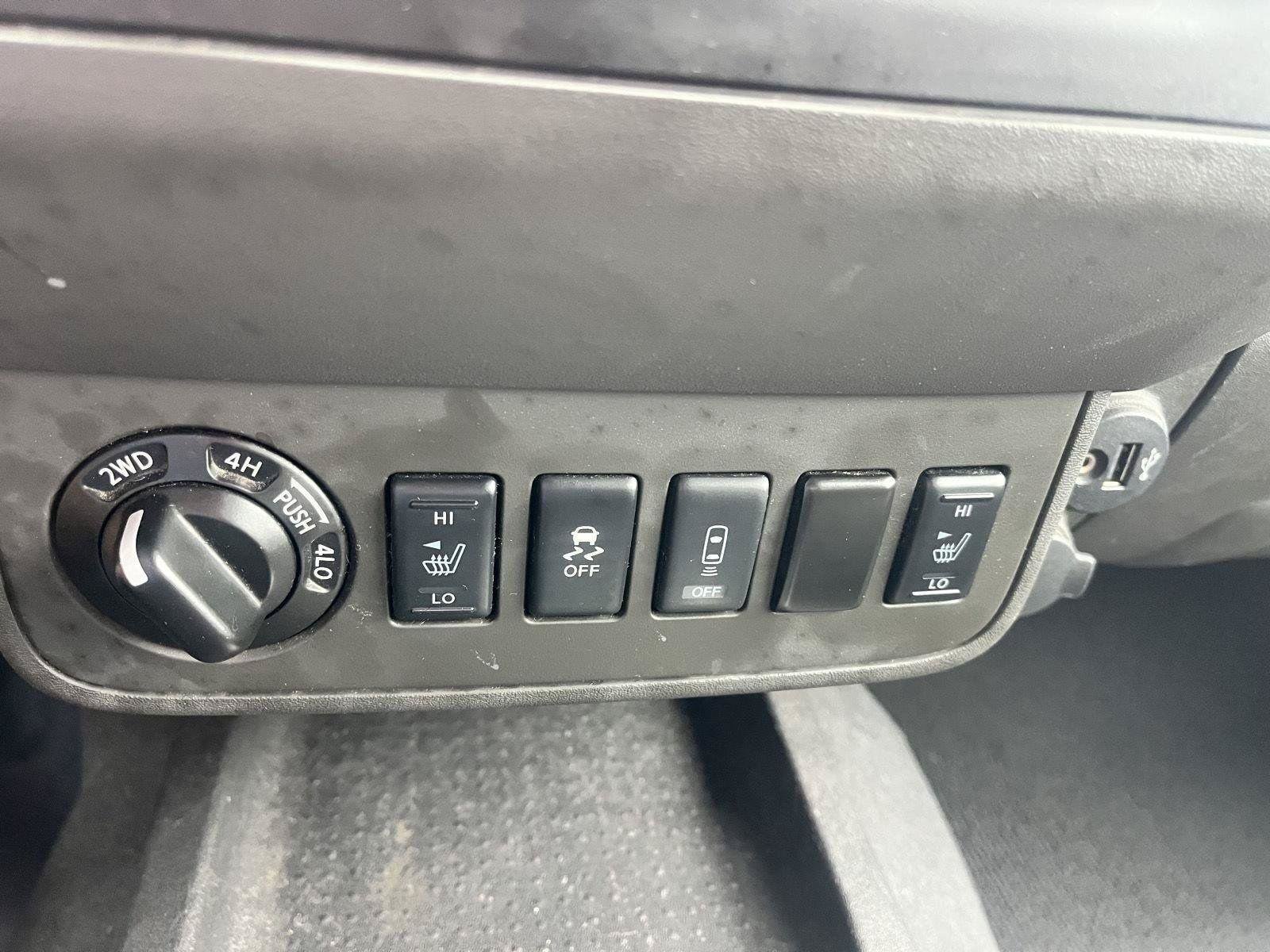 Used 2019 Nissan Frontier SV w/ Value Truck Package AWD/4WD image 14