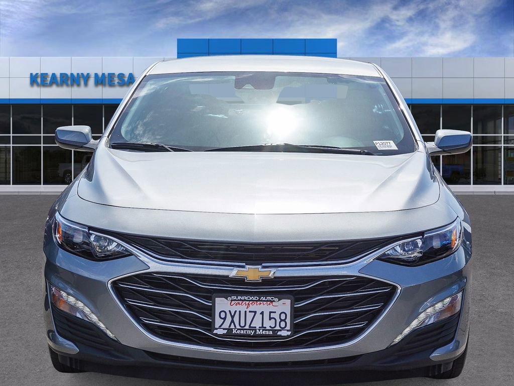 Used 2025 Chevrolet Malibu LT FWD image 2