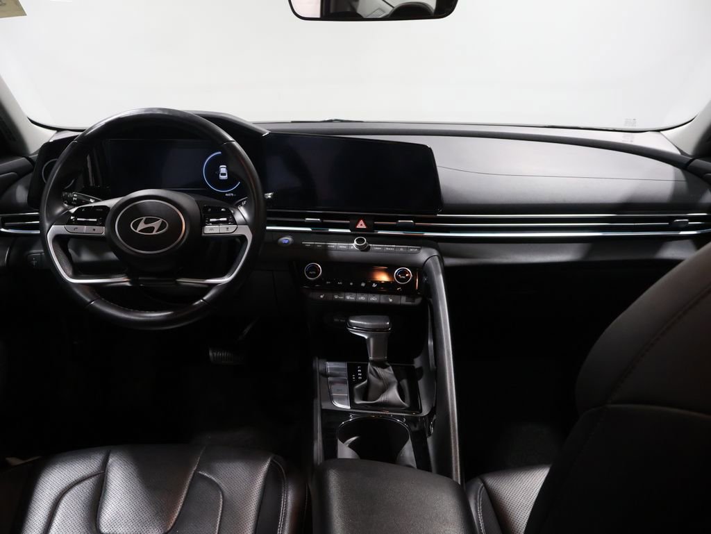 Used 2024 Hyundai Elantra Limited image 18