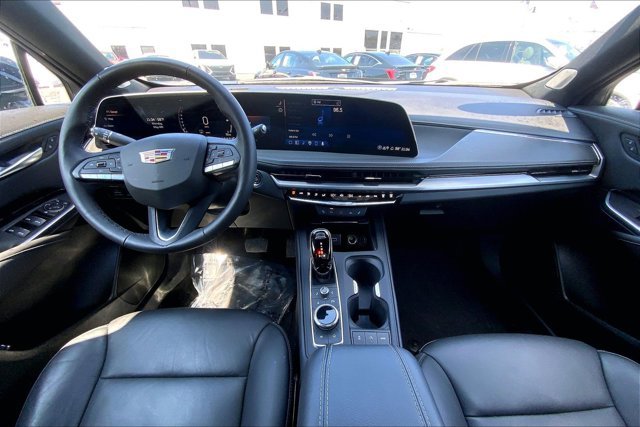 Used 2024 Cadillac XT4 Luxury AWD/4WD image 15
