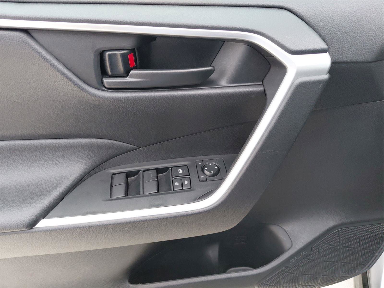 Used 2024 Toyota RAV4 LE image 28