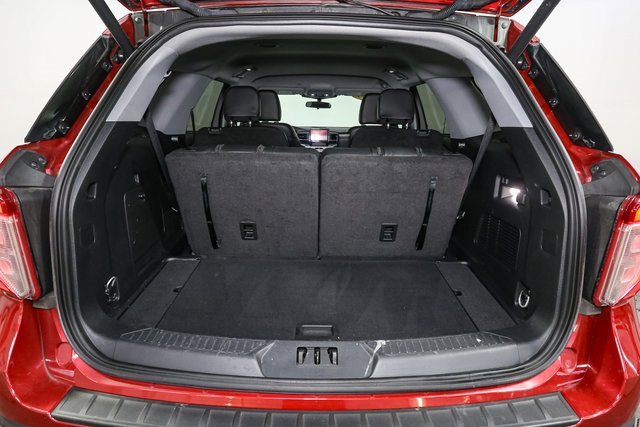 Used 2023 Ford Explorer XLT w/ Equipment Group 202A image 11