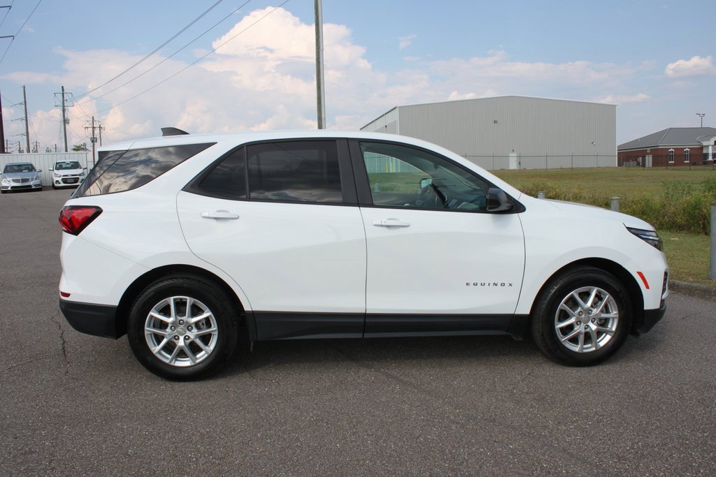 Used 2022 Chevrolet Equinox LS w/ LS Convenience Package image 15
