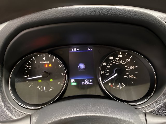 Used 2018 Nissan Rogue SV AWD/4WD image 16