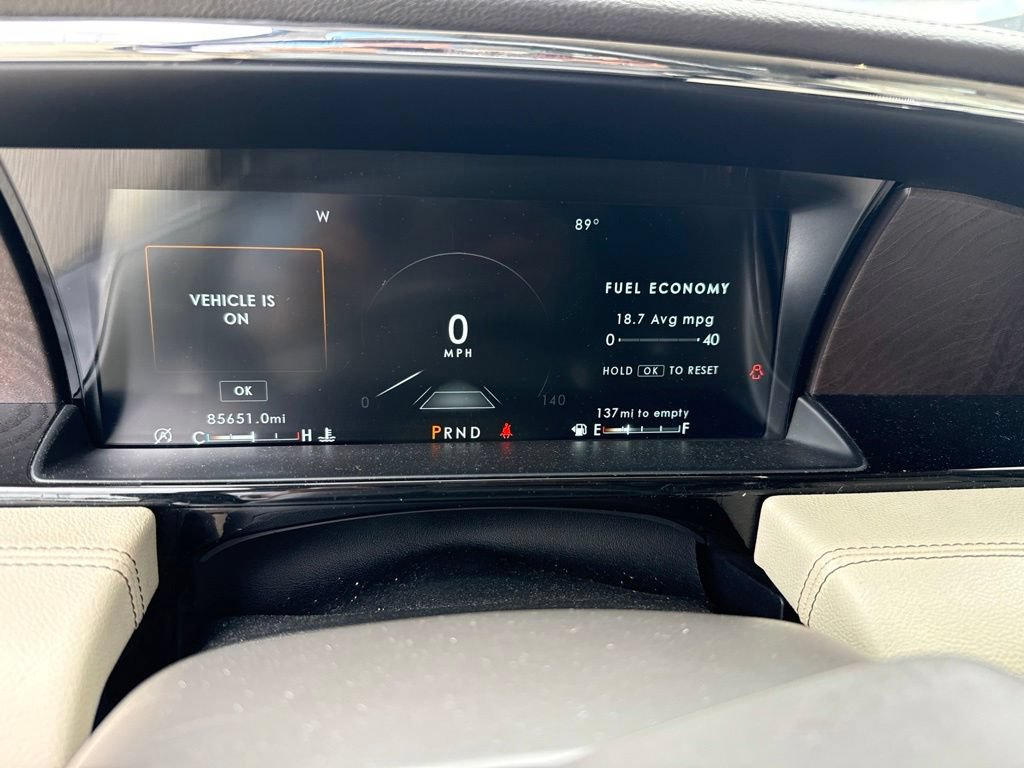 Used 2019 Lincoln Navigator Reserve AWD/4WD image 2