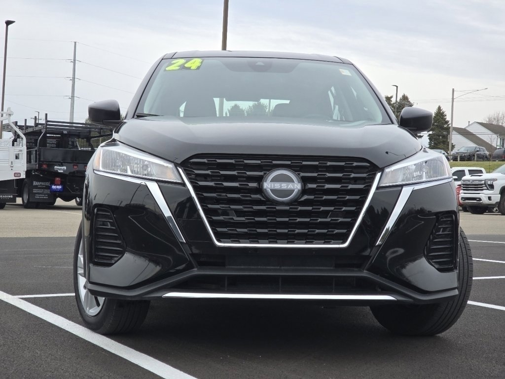 Used 2024 Nissan Kicks S image 9