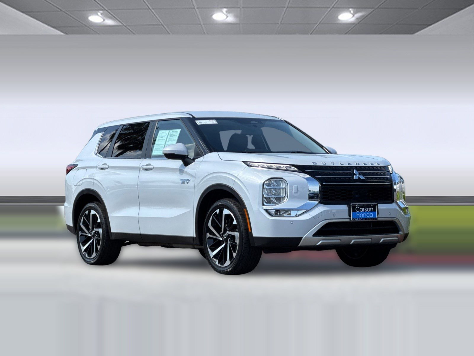 Used 2024 Mitsubishi Outlander SE image 6