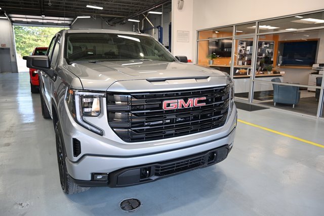 New 2026 GMC Sierra 1500 Elevation image 3