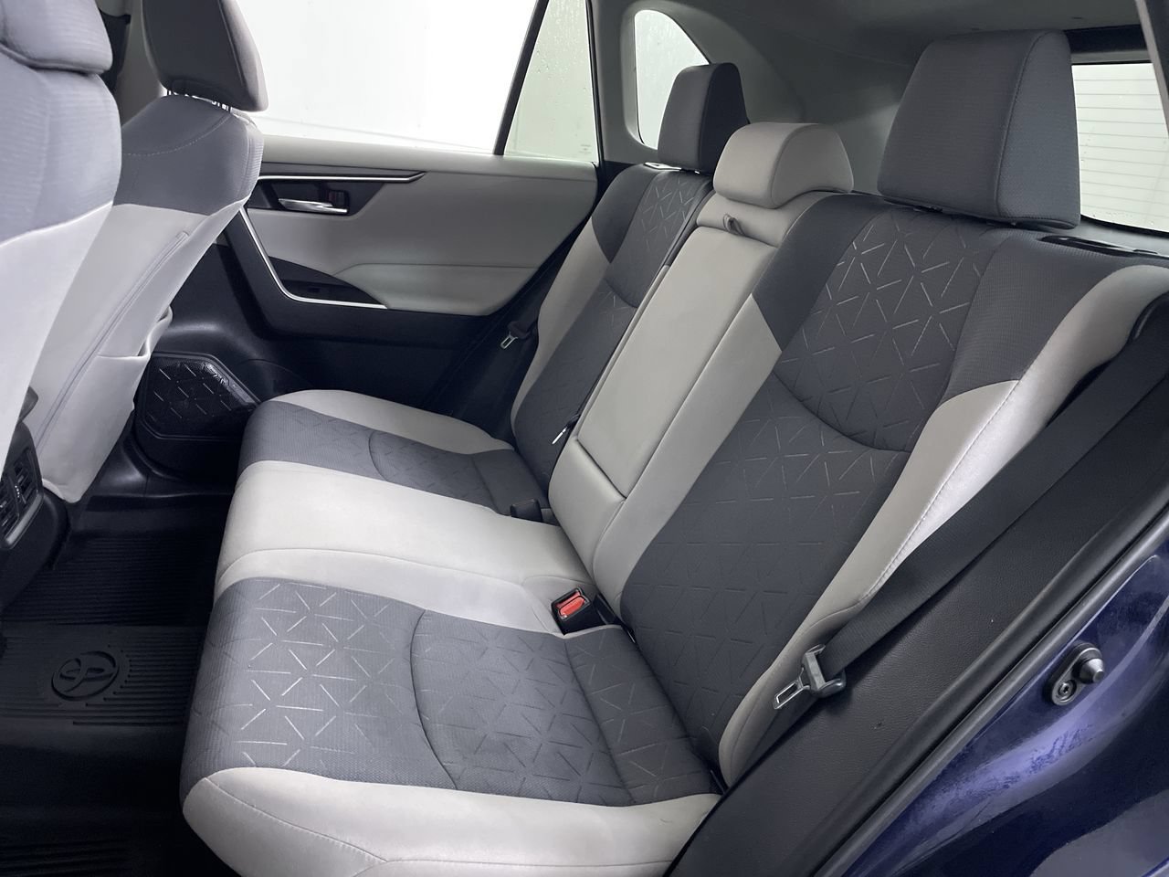 Used 2021 Toyota RAV4 XLE w/ Convenience Package AWD/4WD image 20