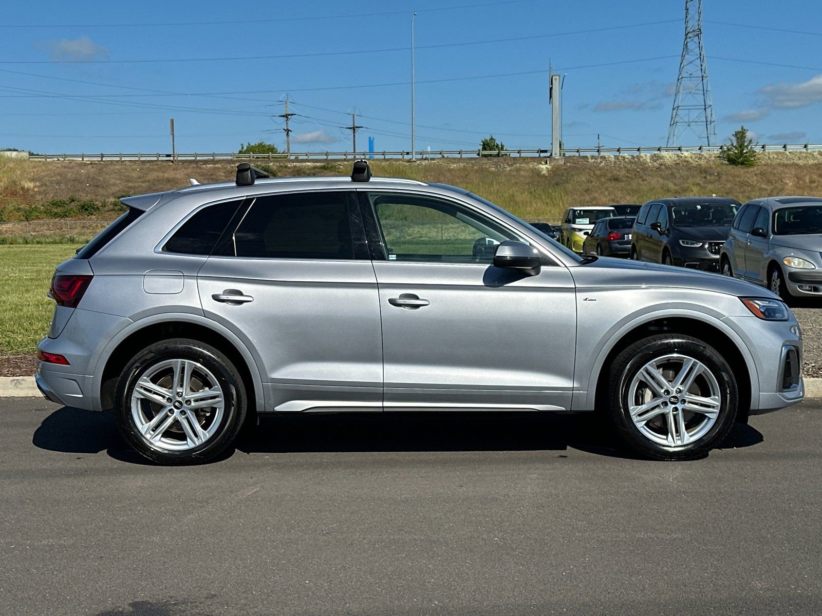 Used 2023 Audi Q5 e Premium AWD/4WD image 2