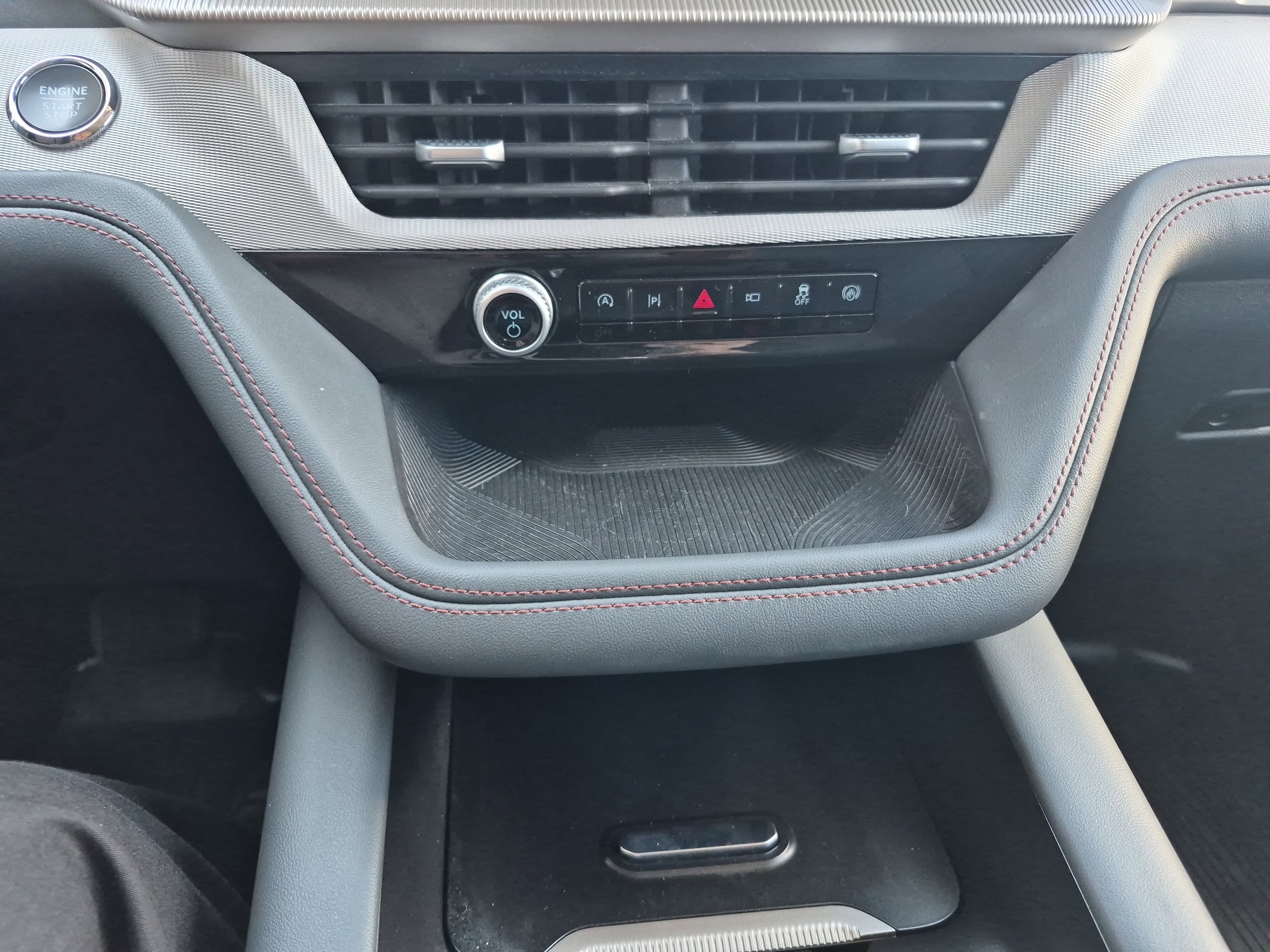 Certified 2025 Ford Explorer Active image 32