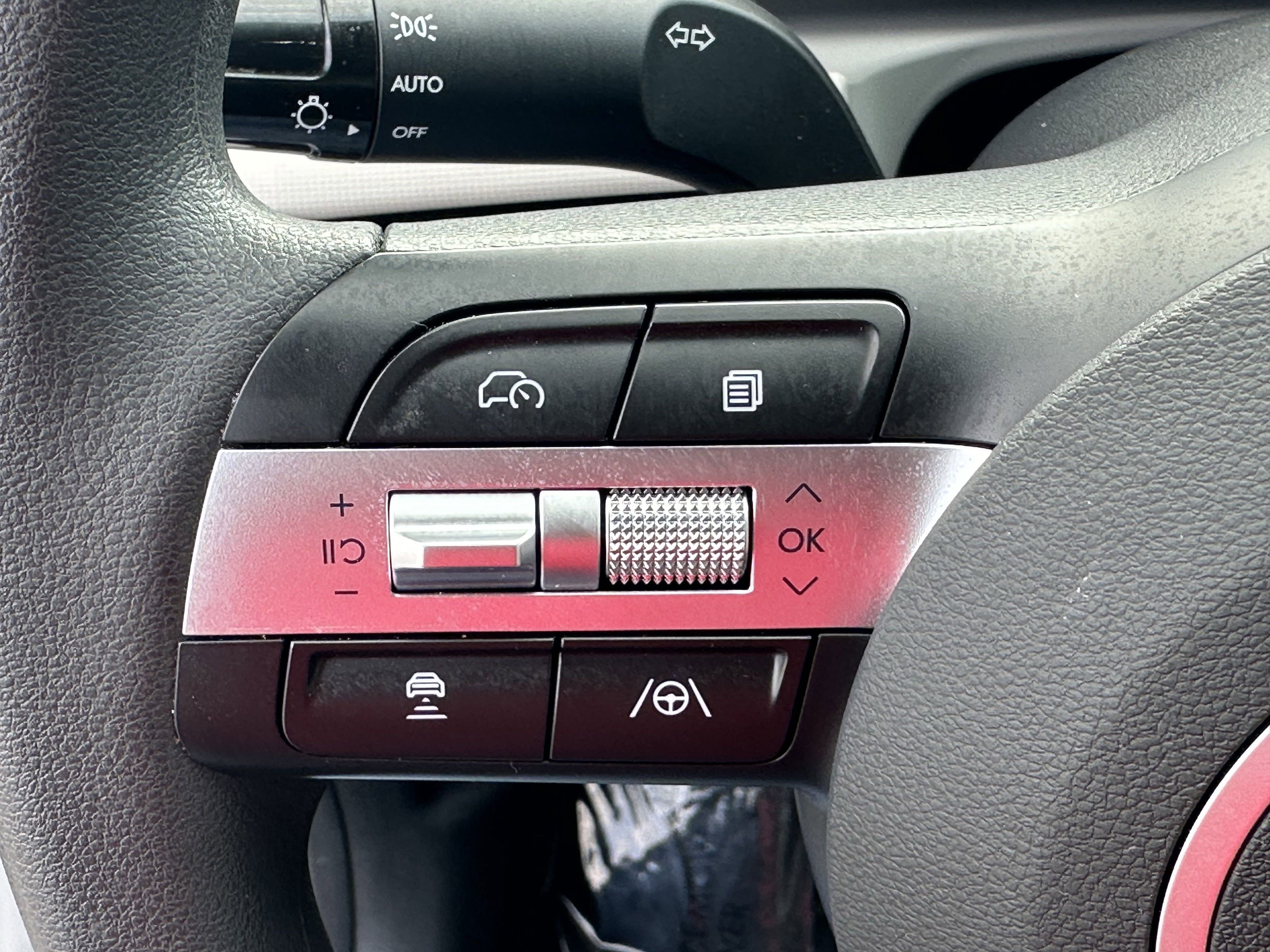 Used 2025 Hyundai Tucson SE image 25