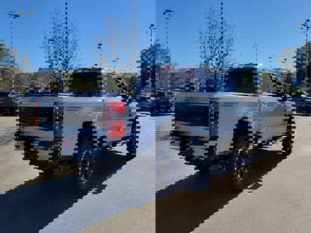 New 2026 Ford F350 Platinum w/ Tremor Off-Road Package image 5