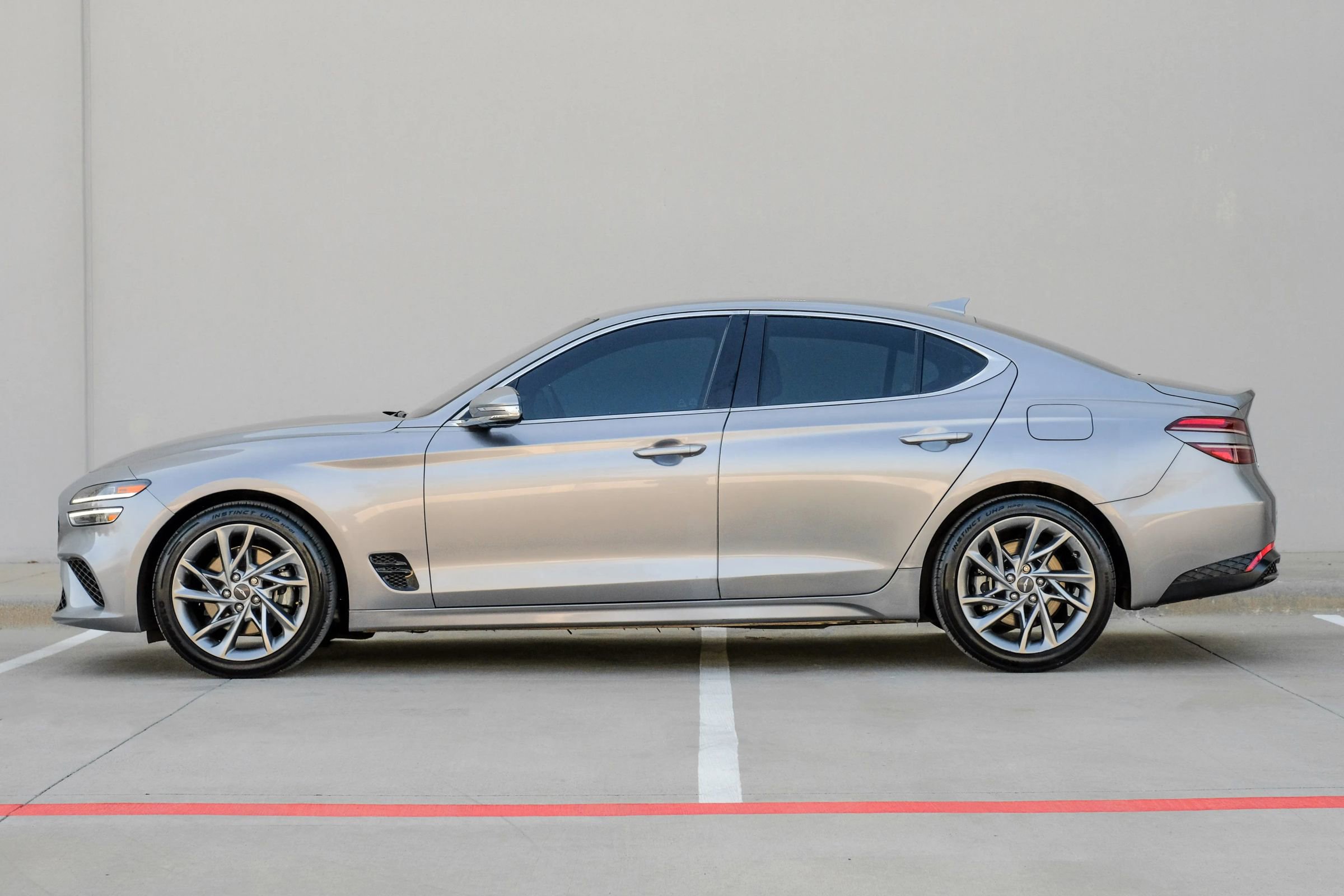 Used 2022 Genesis G70 2.0T image 10