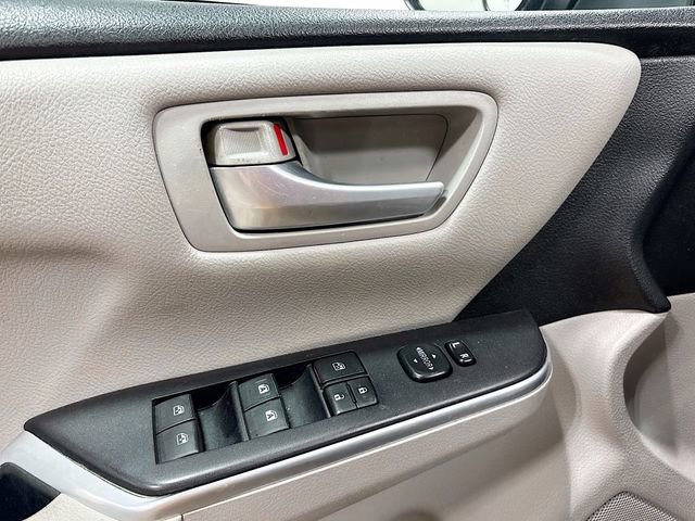 Used 2017 Toyota Camry LE FWD image 11