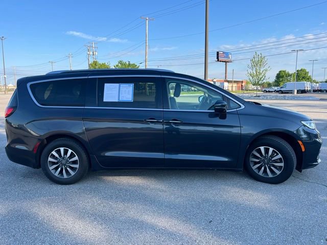 Used 2021 Chrysler Pacifica Touring-L FWD image 7
