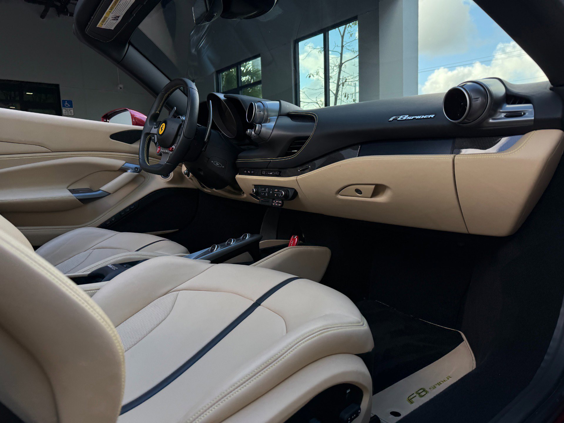 Used 2023 Ferrari F8 Tributo image 28