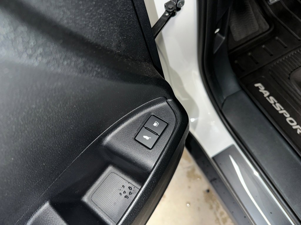 Used 2025 Honda Passport EX-L image 6