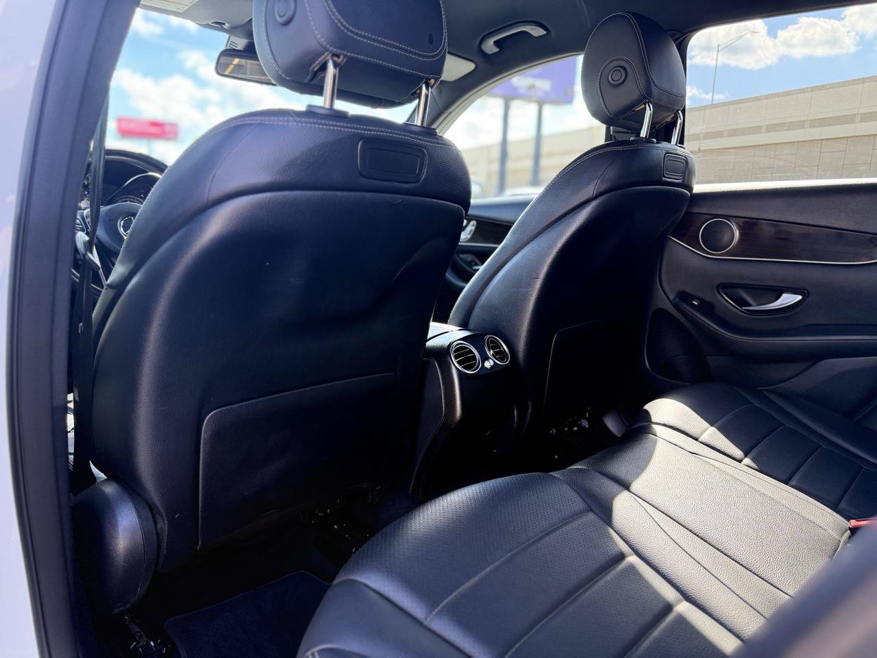 Used 2019 Mercedes-Benz GLC 300 w/ Premium Package image 31