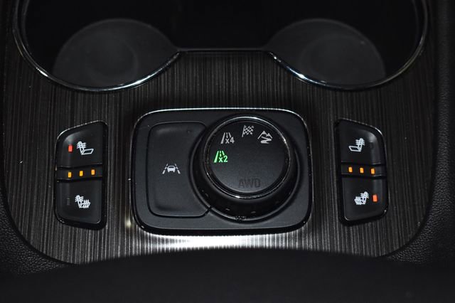 Used 2023 GMC Acadia SLT image 22