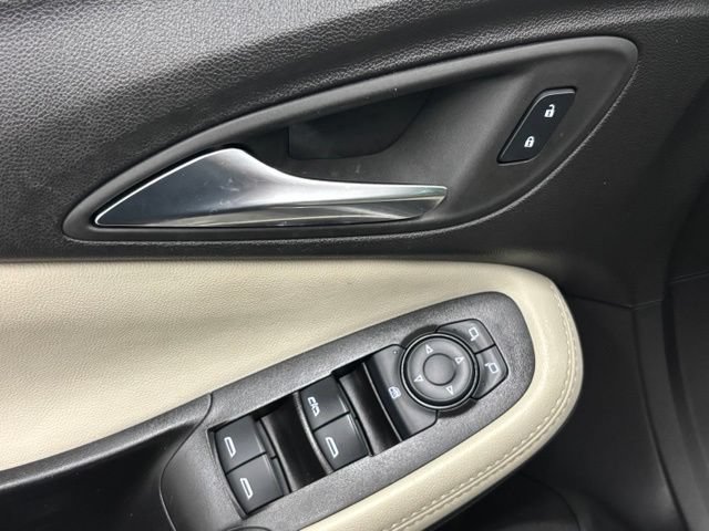 Used 2023 Buick Encore GX Preferred w/ Cold Weather Comfort Package FWD image 11