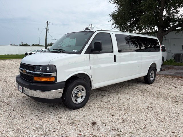 New 2026 Chevrolet Express 3500 LT w/ LT Preferred Equipment Group RWD image 3