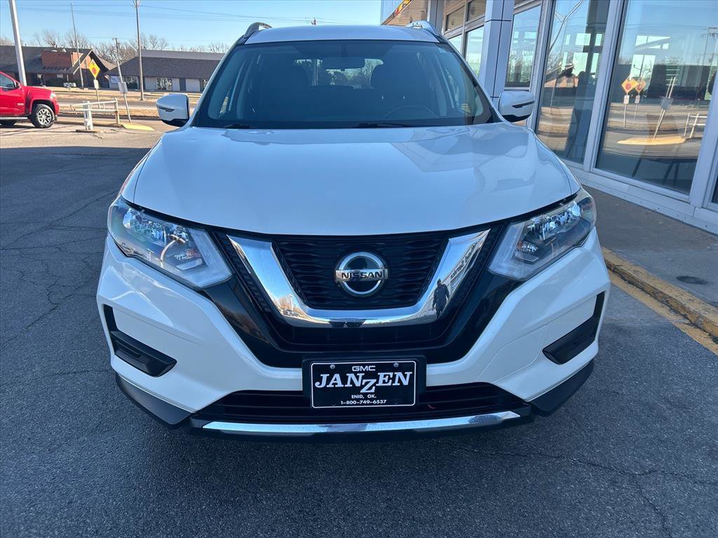 Used 2018 Nissan Rogue SV image 2