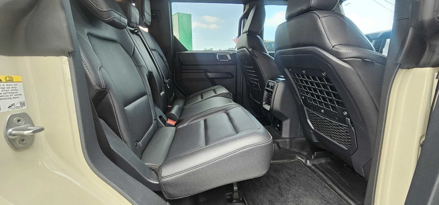 Used 2025 Ford Bronco Badlands w/ Sasquatch Package AWD/4WD image 28